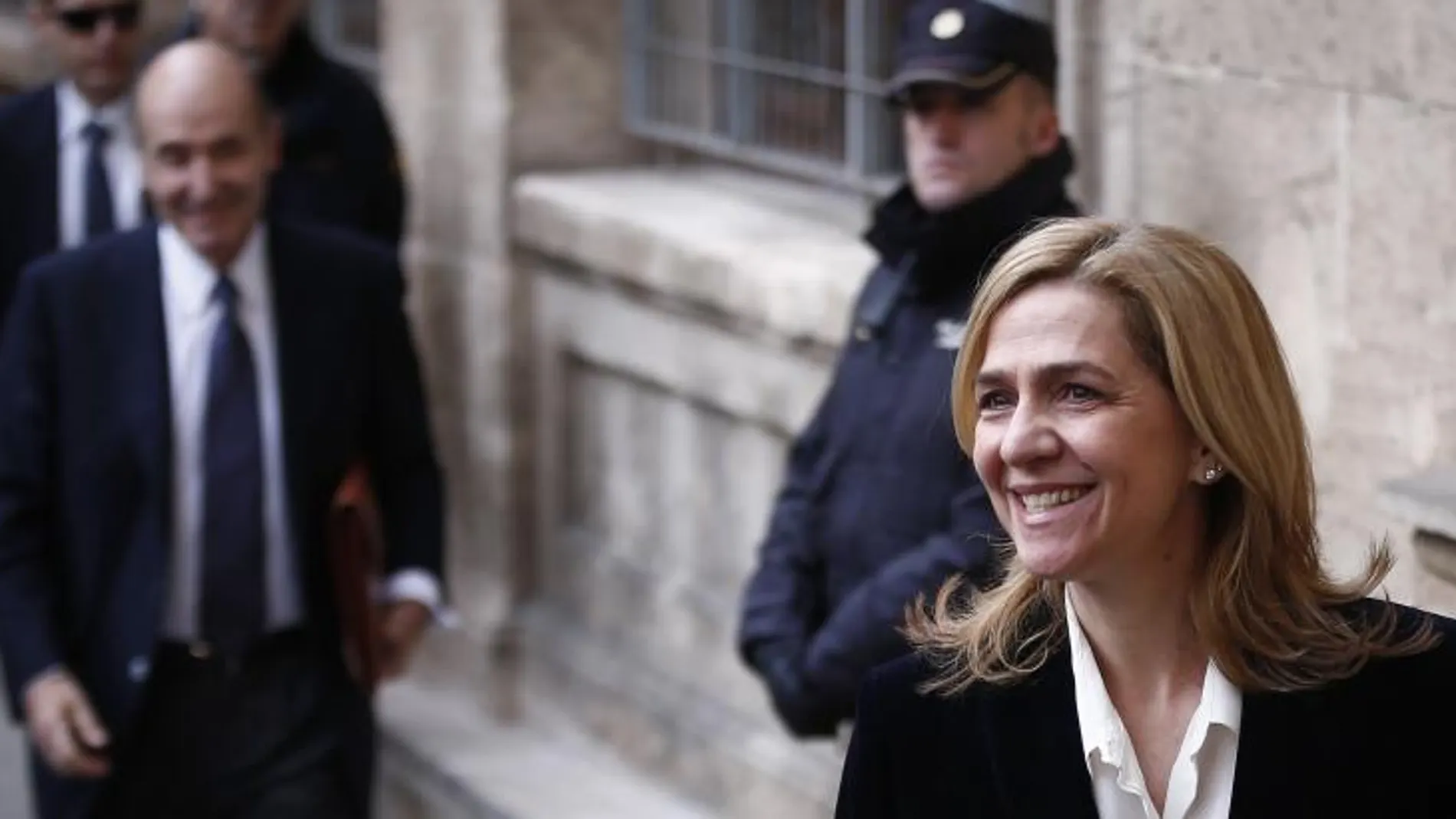 Salida de la Infanta Cristina de los Juzgados de Palma de Mallorca