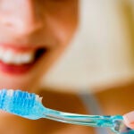 Cinco errores que cometemos al lavarnos los dientes