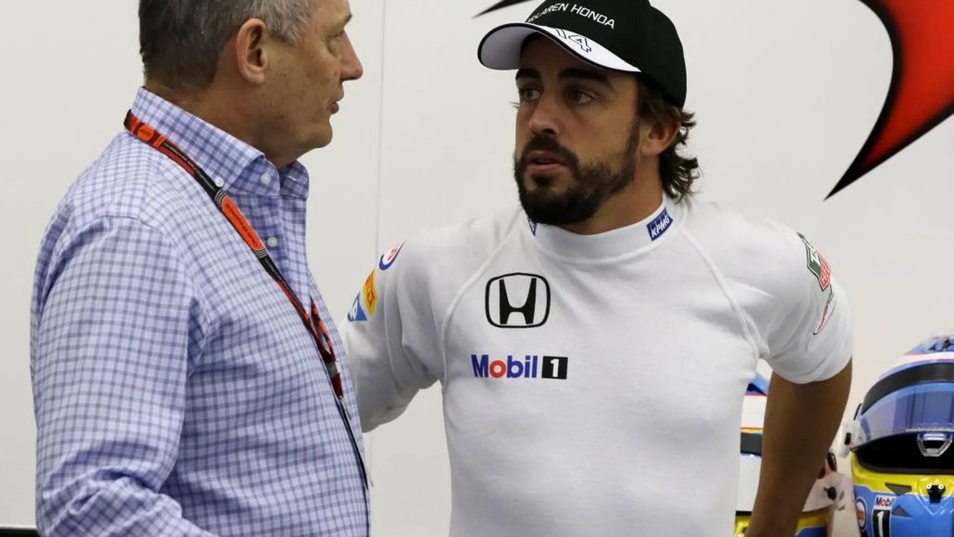 Fernando Alonso, junto a Ron Dennis.
