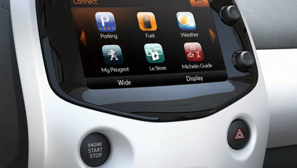 Desde la pantalla táctil se controlan las diferentes funciones del coche.