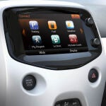 Desde la pantalla táctil se controlan las diferentes funciones del coche.