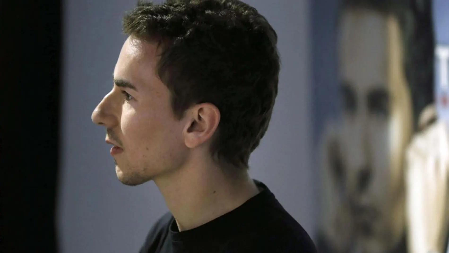 El piloto Jorge Lorenzo, que participó hoy en el acto publicitario como imagen de la marca de relojes Sector