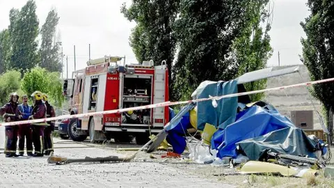 Fallecen los dos ocupantes de un helicóptero de Bomberos al estrellarse