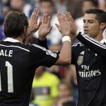 Bale felicita a Ronaldo.