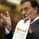 El líder del PP, Mariano Rajoy, durante su intervención en el debate