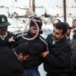 Balal (c), condenado a muerte en Nowshahr, en el norte de Irán.