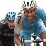 El ciclista italiano del equipo Astana, Fabio Aru, el británico del equipo Sky, Christopher Froome