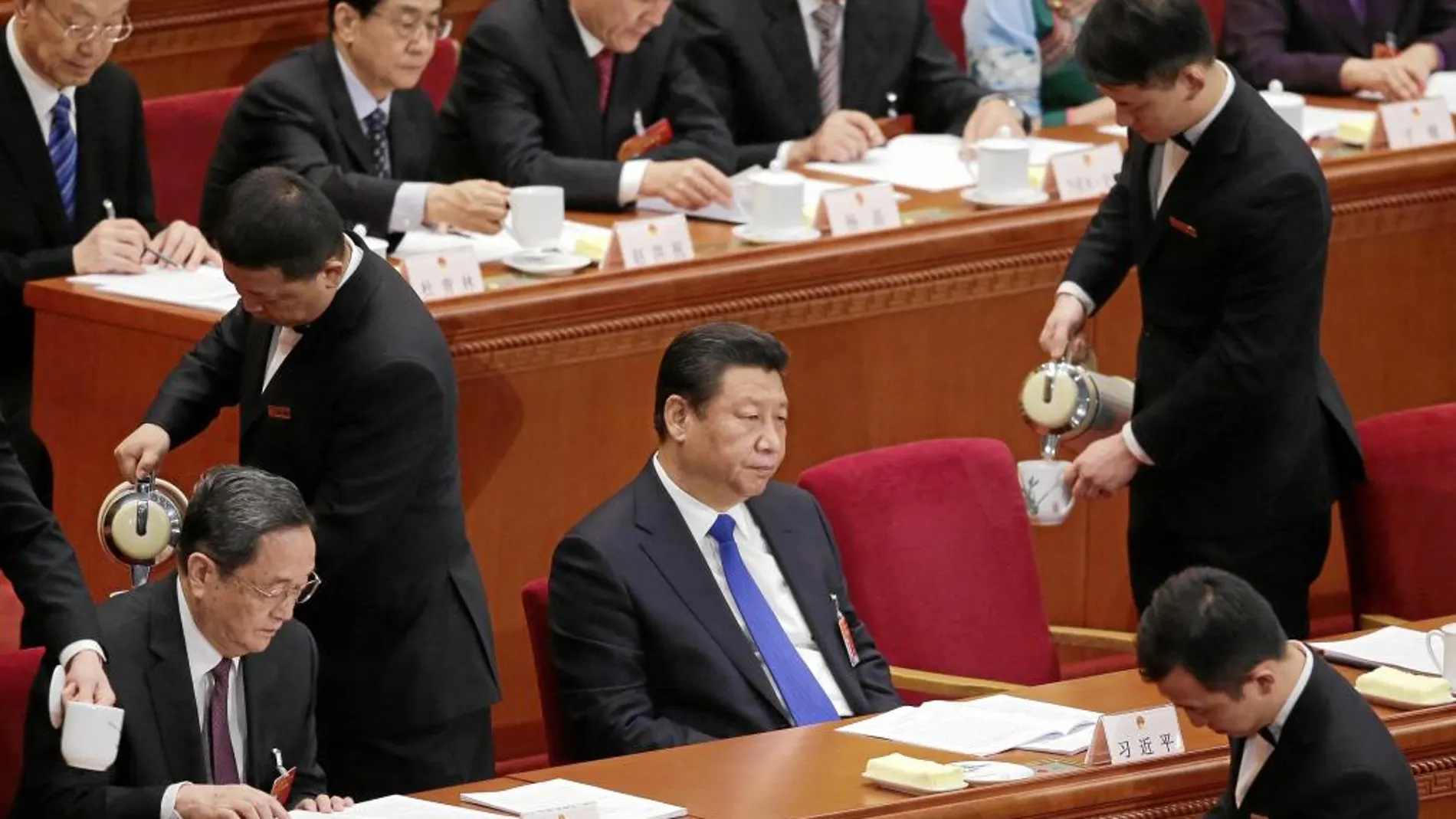 Miembros del Gobierno de Xi Jinping, ayer en el Congreso Nacional Popular de China