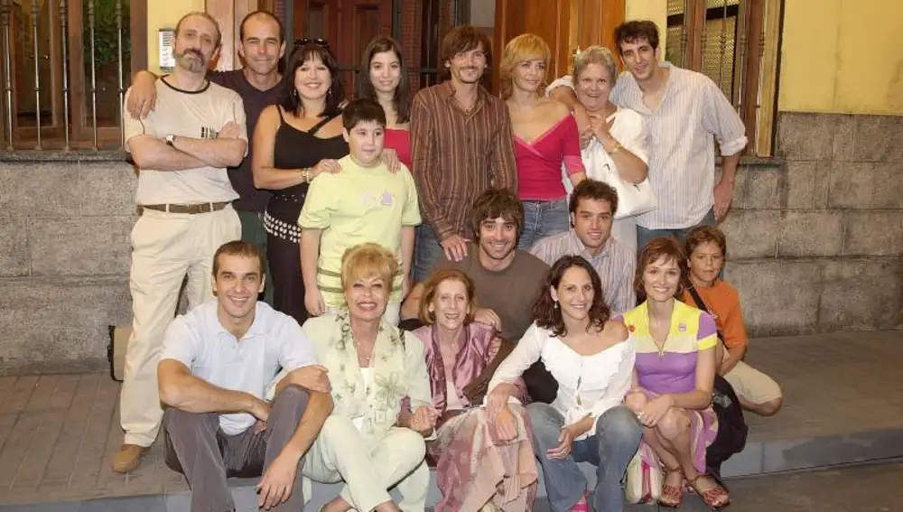 Reparto de la serie española "Aquí no hay quien viva".