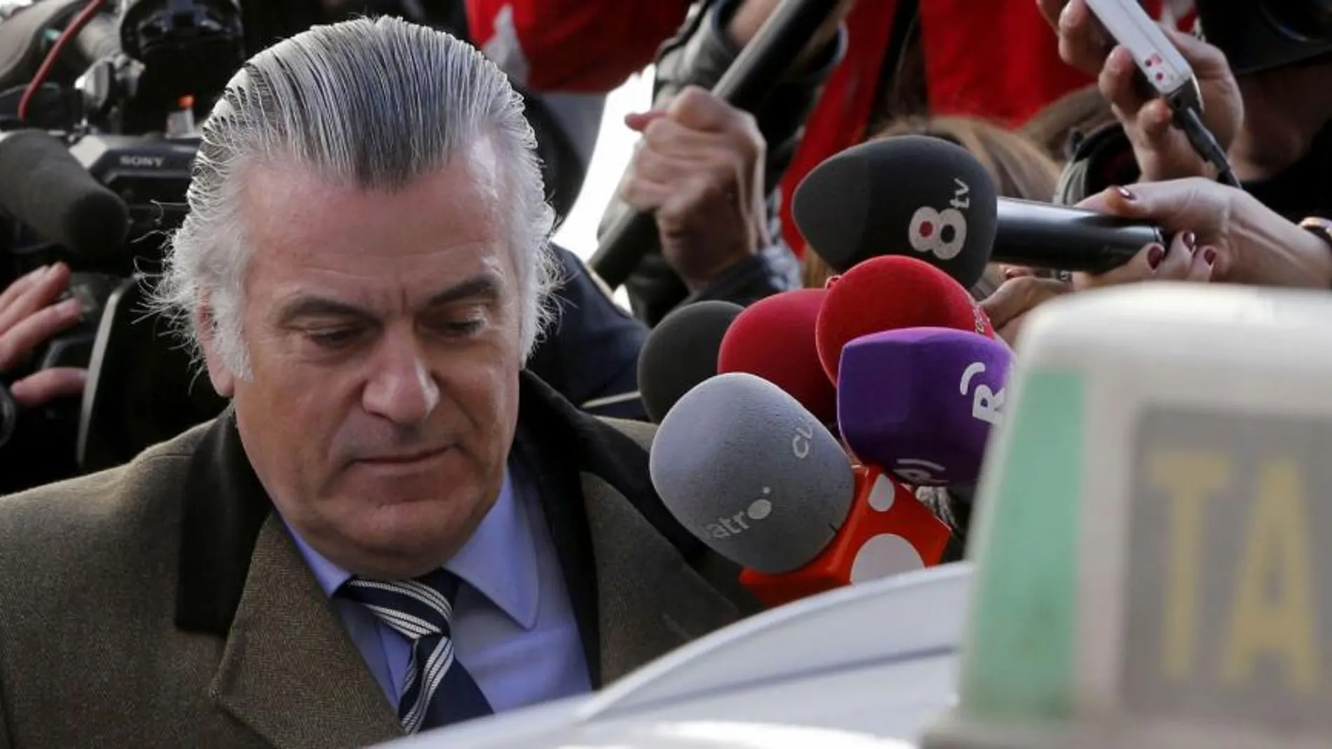 Luis Bárcenas a su salida de la sede de la Fiscalía Anticorrupción
