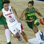 La jugadora española Laia Palau, en un momento del duelo contra Brasil