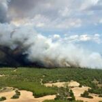 Imagen facilitada por el 112 de Murcia sobre un incendio forestal que se ha declarado en Almansa (Albacete)