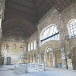 Vestíbulo de entrada. La estación conserva la parte más elegante. Este hall que da cuenta de las esperanzas que se volcaron en ella