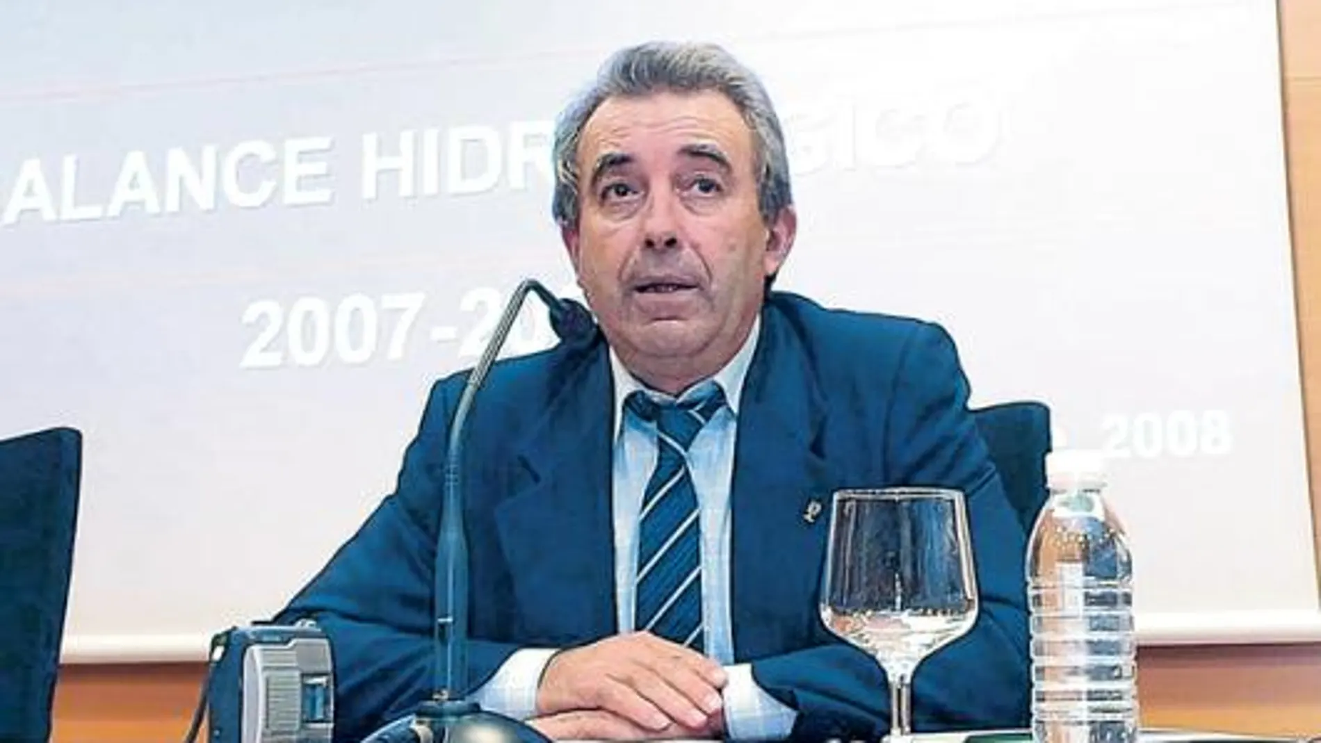 El consejero de Agricultura y Agua volvió a criticar al Gobierno castellano-manchego