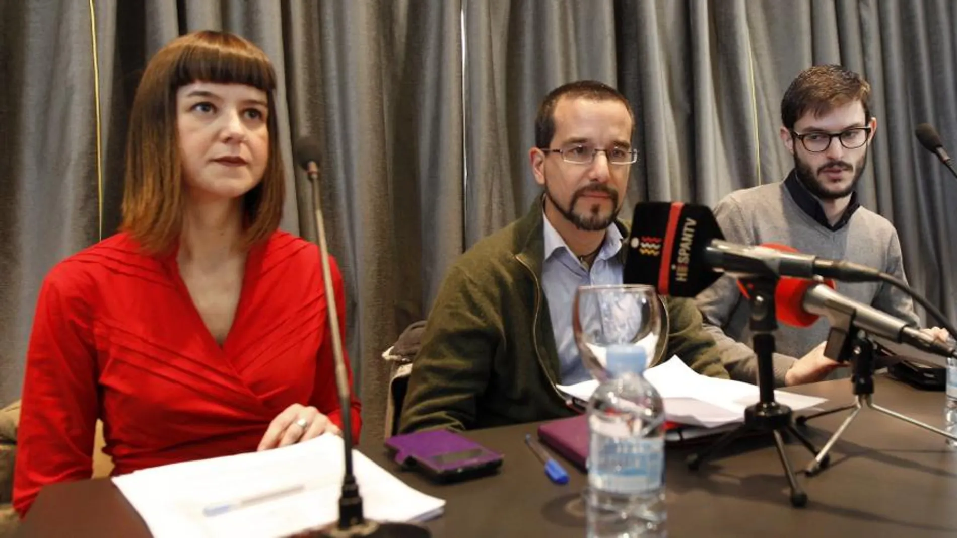 El secretario de Organización de Podemos, Sergio Pascual (c), acompañado por los responsables del Consejo Ciudadano estatal de Extensión y Círculos, Miguel Bermejo y Lucía Ayala, durante la presentación de los resultados.