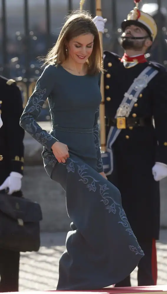 Doña Letizia, durante la celebración de la Pascua Militar, a la que asisten representantes de las instituciones del Estado, los tres Ejércitos y la Guardia Civil.