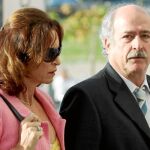 Fernando del Valle, acompañado por su esposa, a su llegada a la Audiencia provincial de Málaga