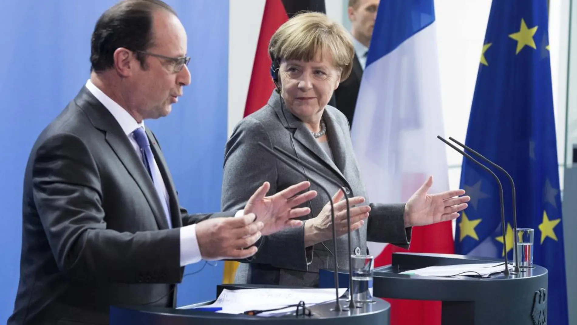 La canciller alemana, Angela Merkel, y el presidente francés François Hollande, durante la rueda de prensa tras su encuentro en la Cancillería federal de Berlín