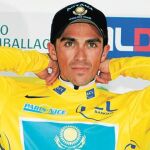 Alberto Contador, celebrando en la meta su victoria de ayer