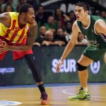 77-66 El Unicaja domina en casa y fuerza el quinto partido
