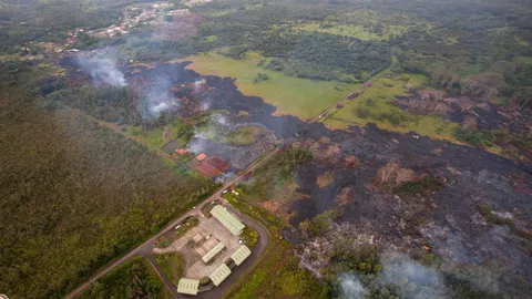 Vista aérea que muestra lava proveniente del volcán Kilauea