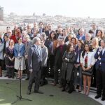 Gabilondo presentó ayer a los miembros de su lista electoral, elaborada por la gestora que desplazó a Gómez, liderada por Simancas, que quiso estar ayer presente en la foto de familia. Zerolo, número 3, fue la falta más comentada.