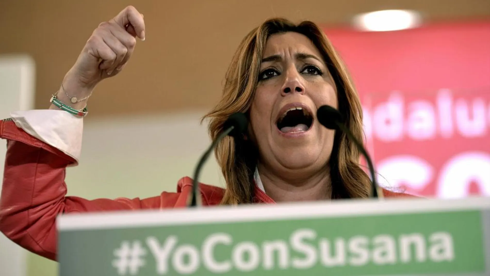 Susana Díaz participa en la entrega de los premios Clara Campoamor.