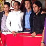 David Mora regala muletas a los novilleros colombianos