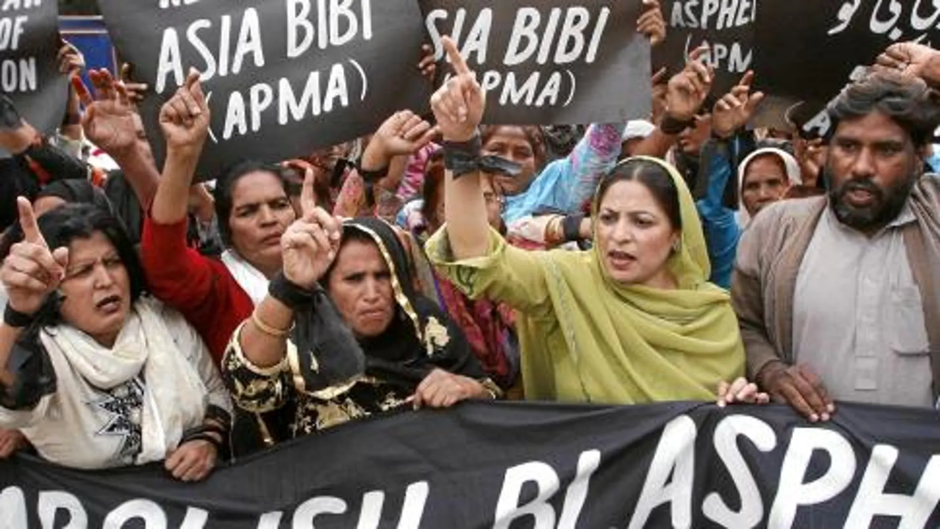 Protestas en contra de la condena a muerte de Asia Bibi, ayer en Lahore, Pakistán