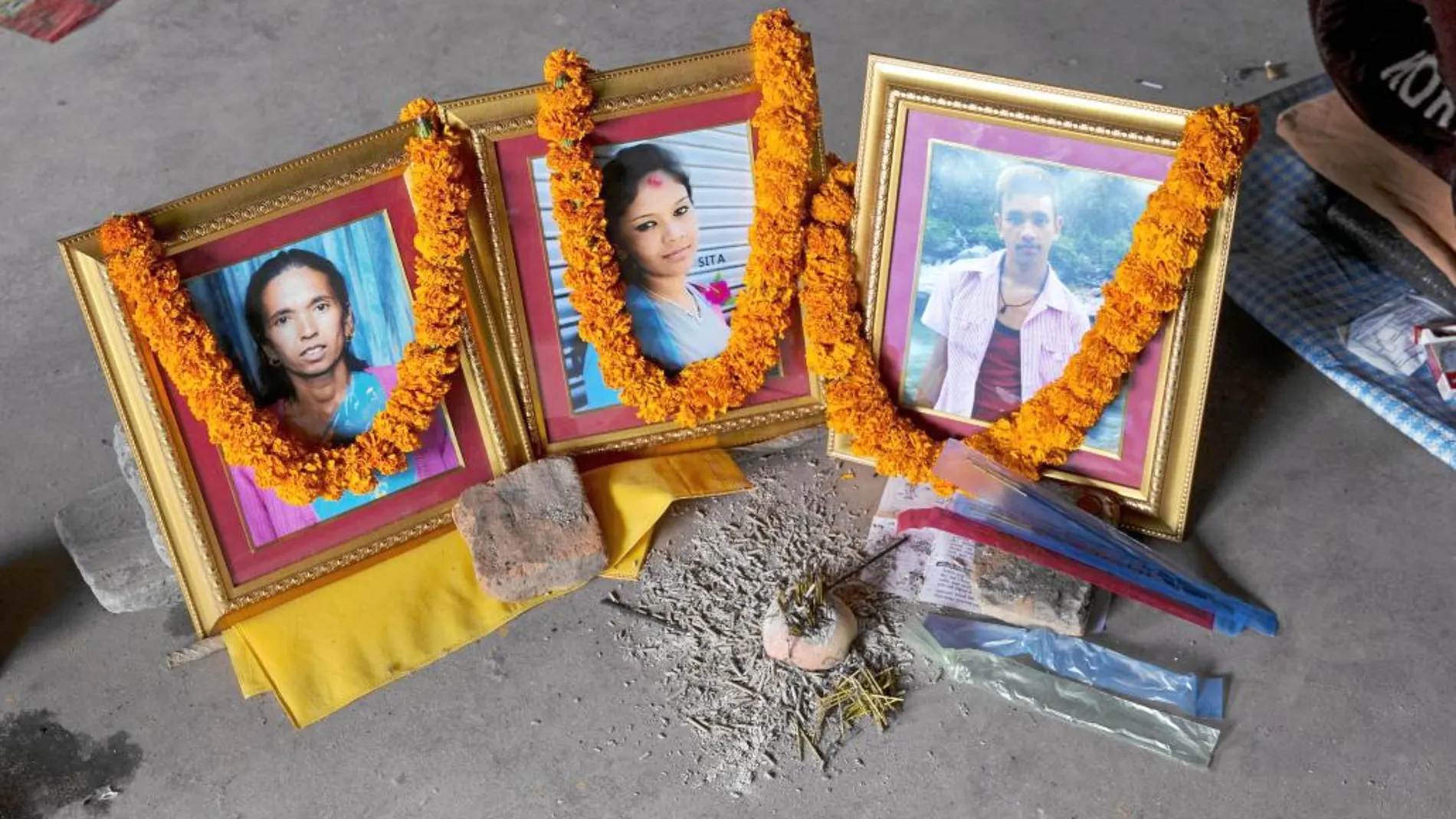 Retratos de algunas de las víctimas del seísmo de Nepal