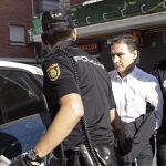 Serafín Castellano sale detenido de su casa de Benisanó
