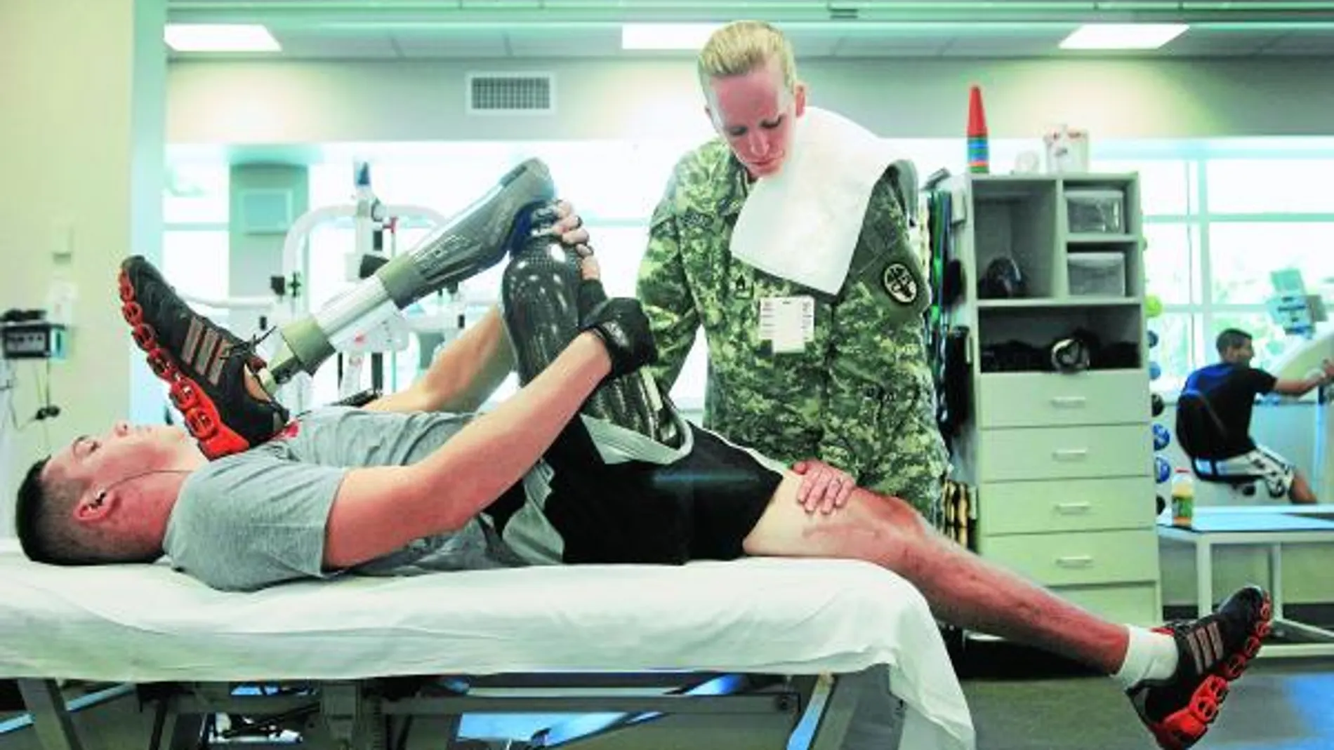 Los heridos tienen que acostumbrarse a sus nuevas piernas y brazos