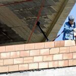 La economía de Castilla y León decrece lo mismo que la española
