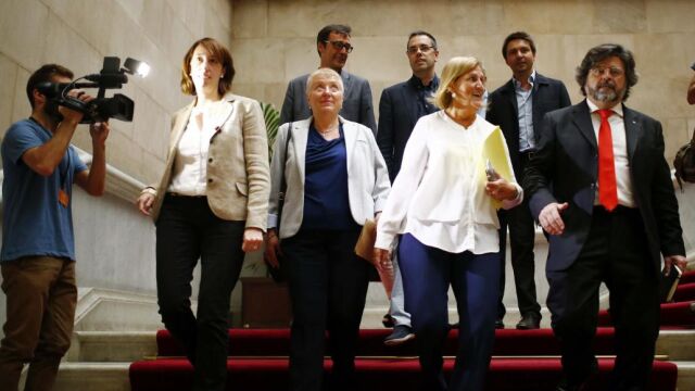 Núria de Gispert junto al diputado democristiano Antoni Castellà tras la reunión con el sector independentista de Unió