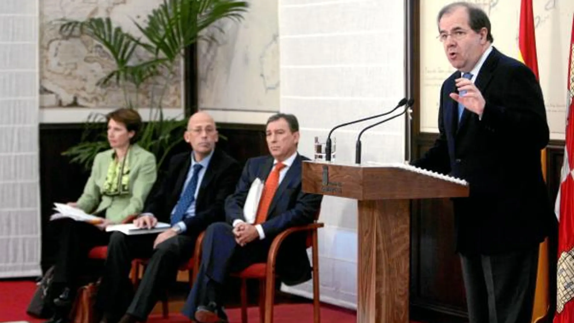 Herrera valora el Informe PISA en presencia de Juan José Mateos, Sánchez-Pascuala y María del Pilar González