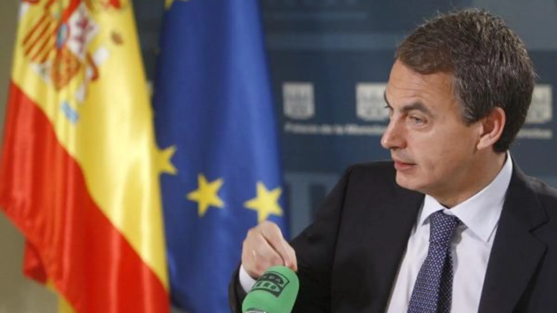 Zapatero, en un momento de la entrevista hoy con Carlos Herrera