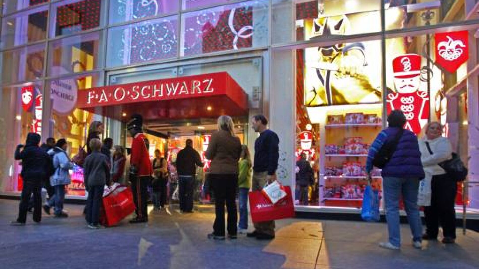 ltimo adi s a la legendaria jugueter a FAO Schwarz de Nueva York