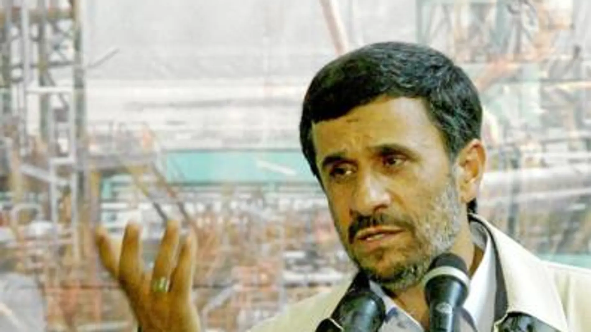 Ahmadineyad advierte a Obama de que las cosas han cambiado