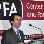 Aznar: «Cada día se prolonga inútilmente la agonía de España»