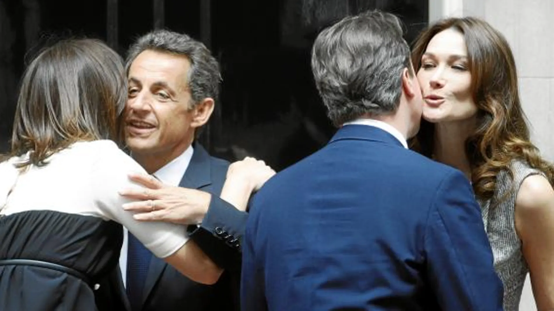 Los Sarkozy revolucionan, de nuevo, Reino Unido