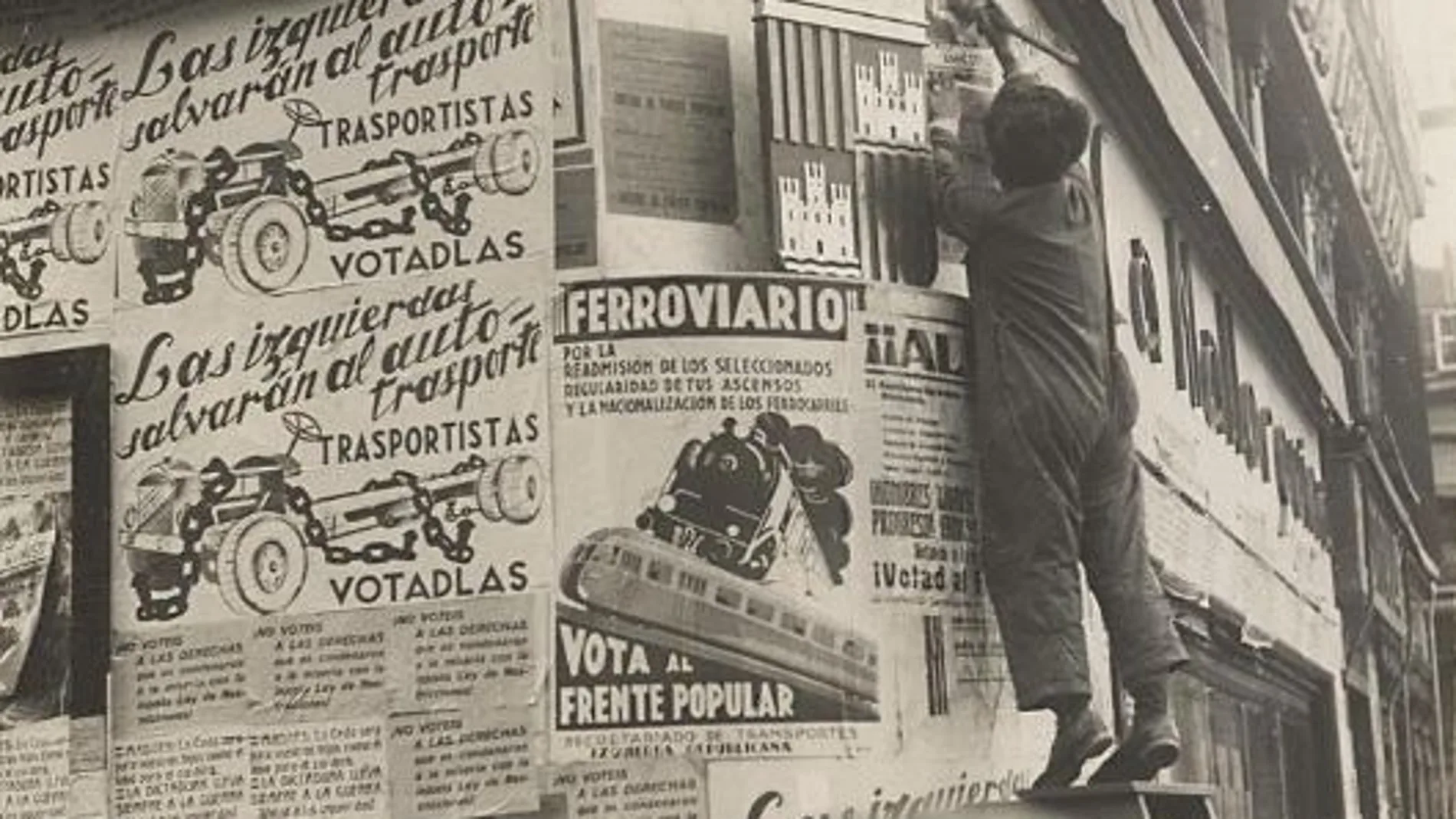 Pegada de carteles de la campaña de 1936, una de las más turbulentas de nuestra historia
