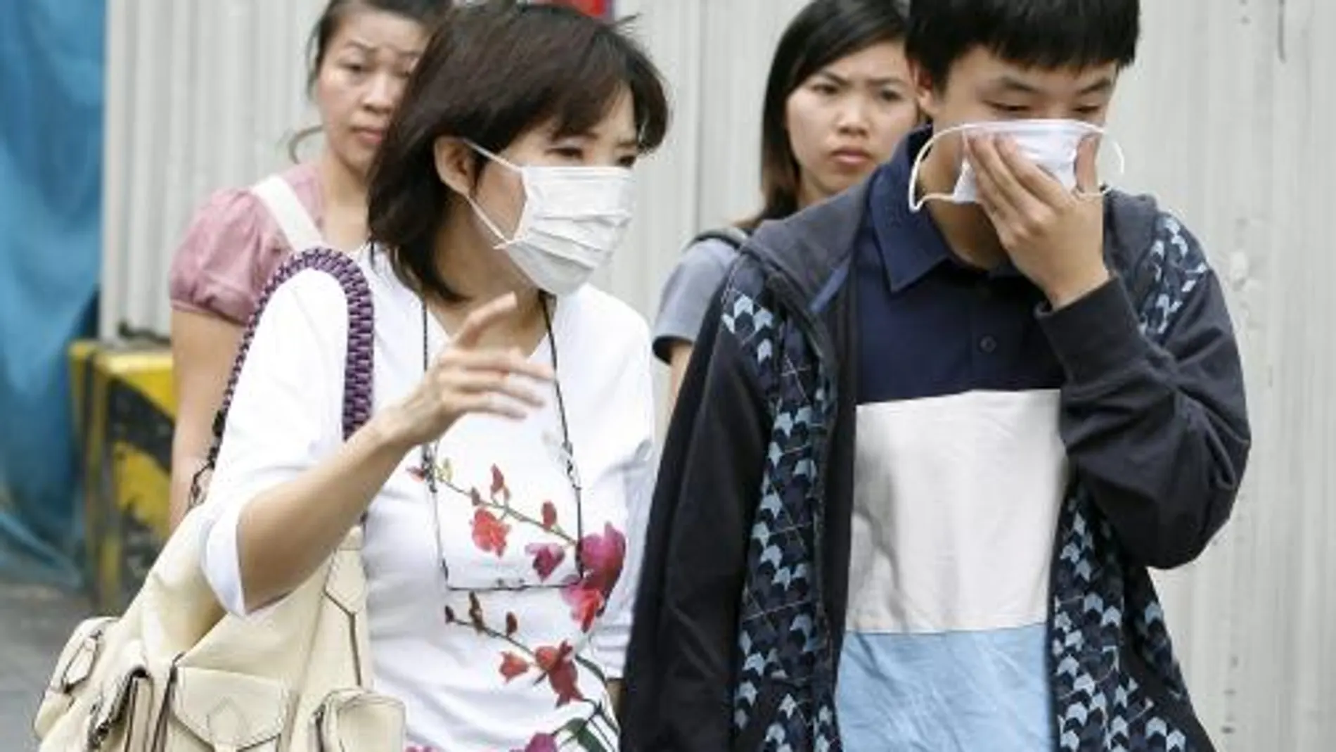 Un grupo de 22 estudiantes españoles permanecen aislados en Pekín por posible contagio de gripe A