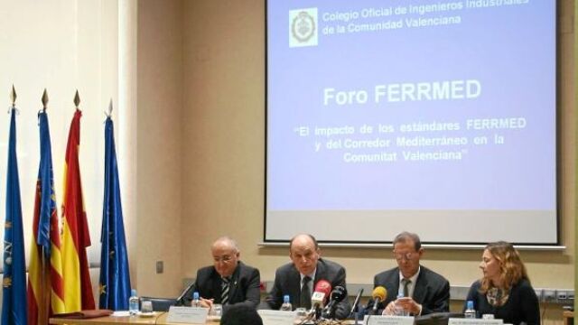 Francisco García, Javier Rodríguez, Joan Amorós y María del Mar Rivas, ayer en el Colegio de Ingenieros Industriales