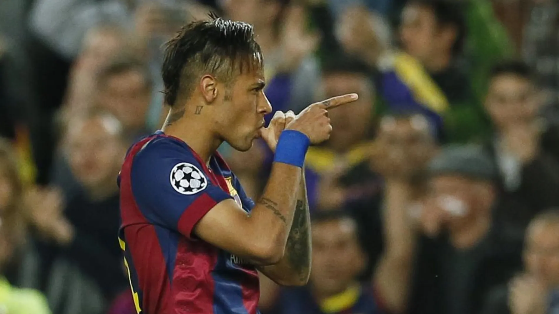 Neymar celebra el gol para el Barcelona
