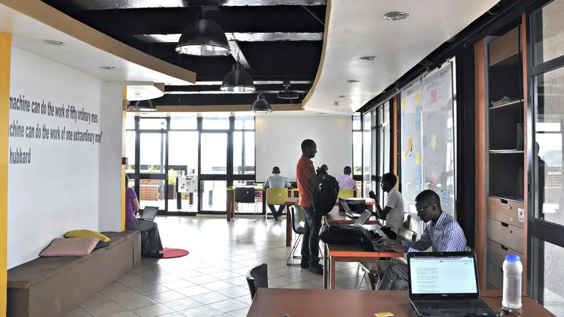 Vista general de las oficinas del KLab, uno de los laboratorios de empresas tecnológicas más importantes de Kigali