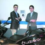 De izquierda a derecha, Luis Cejalbo y Víctor Sanchís, dos de los tres dueños de LugEnergy