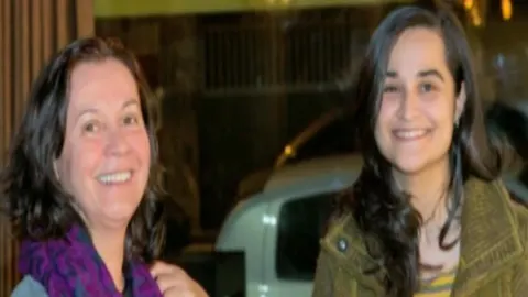 La asesina confesa de Isabel Carrasco, Montserrat González y su hija.