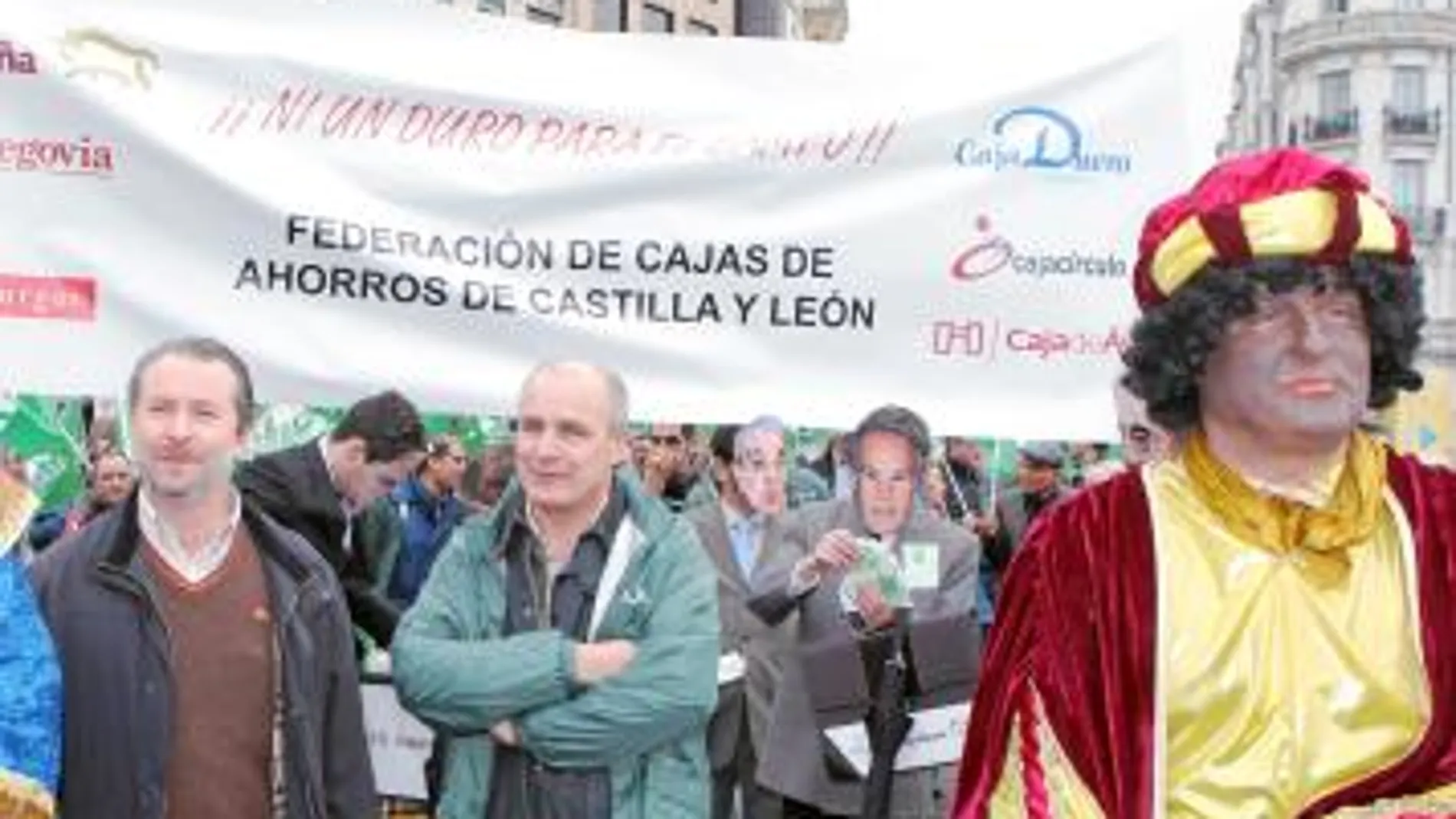Los «Reyes Magos» con Donaciano Dujo por las calles de Valladolid