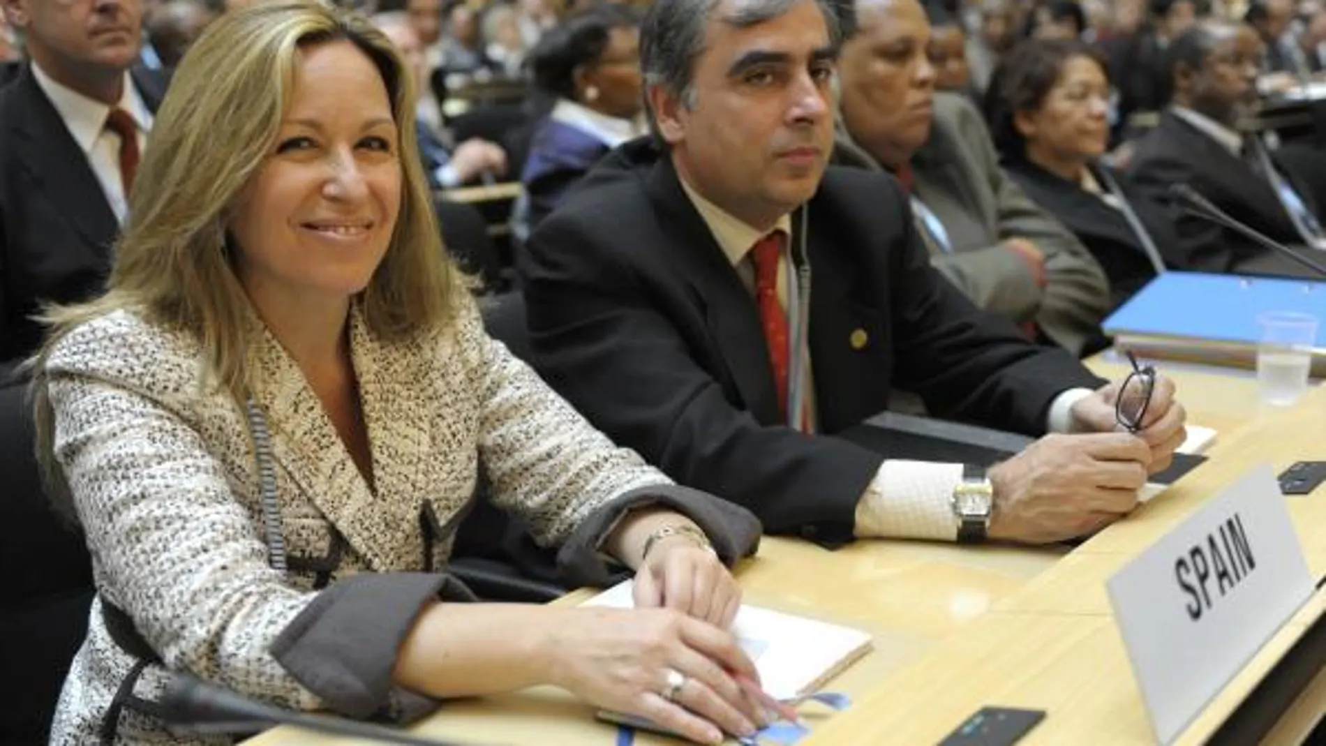 Trinidad Jiménez asiste a la primera jornada de la Asamblea Mundial de la Salud (AMS) en Ginebra
