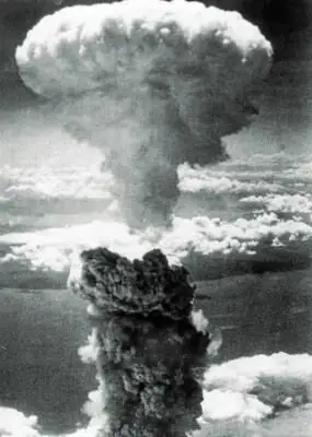 Fotografía aérea del &quot;hongo&quot; que produjo la explosión sobre la ciudad de Hiroshima en 1945 | Dominio Público